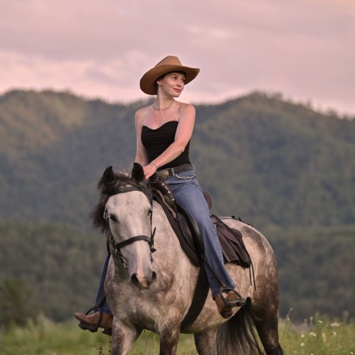 Бороздим просторы Алтая верхом: активный тур для опытных всадников с фотосъёмкой