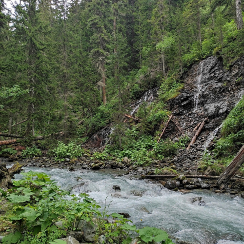 От предгорий Краснодарского края до лугов Красной поляны: треккинг-путешествие