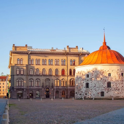 В старинный Выборг — на комфортабельном авто из Петербурга