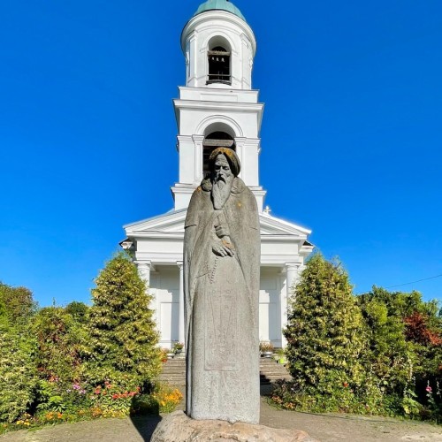 Вдаль от мирской суеты: индивидуальное путешествие-паломничество по монастырям Ленобласти