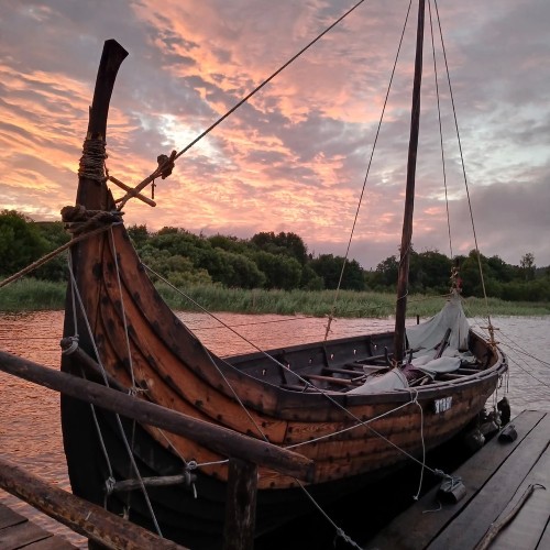 Дорогами викингов: мужской поход по Ладоге на драккаре (всё включено)