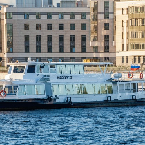 Прогулка на теплоходе с аудиогидом — от набережной Макарова до Финского залива