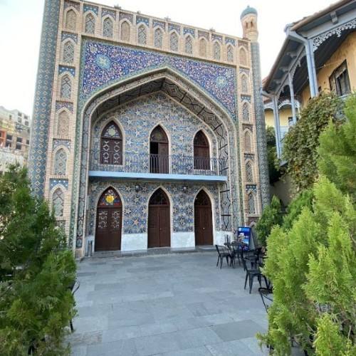 Неделя в окружении гор: башни Ингушетии, тёплая атмосфера Грузии и уют Владикавказа