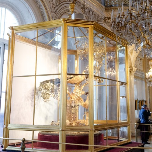 Экскурсия для детей «Каменная шкатулка Эрмитажа: малахит, лазурит и мозаика»