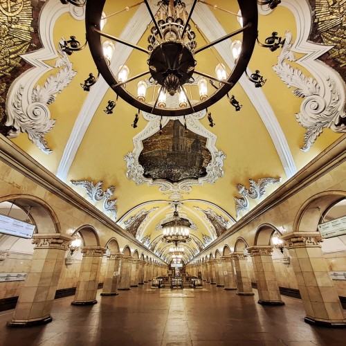 Метро Москвы — подземный город и его контрасты