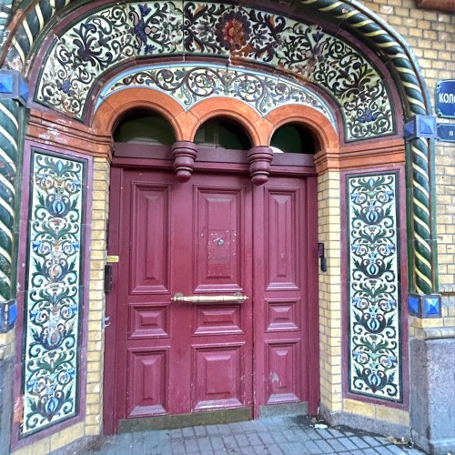 Петербург бунтарей: гопники, рокеры, классики