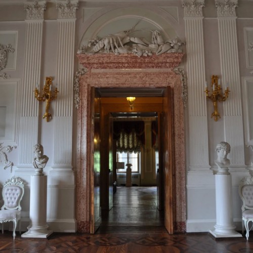 В таинственную Гатчину на автомобиле