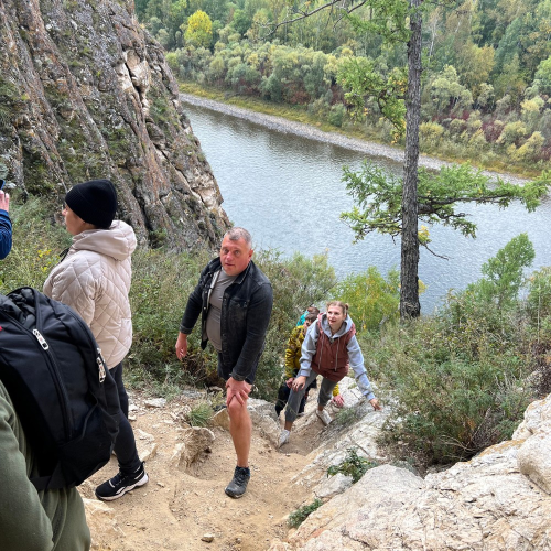 Активные выходные в Хакасии: сплав по Белому Июсу, треккинг по Тогыз-Аз, баня