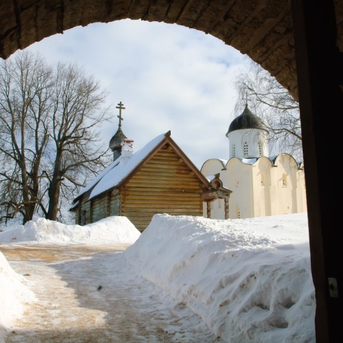 Вдаль от мирской суеты: индивидуальное путешествие-паломничество по монастырям Ленобласти