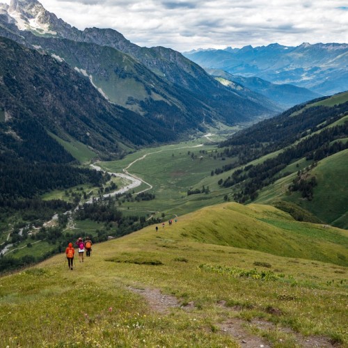 Пешком по просторам Архыза: поход без рюкзаков с проживанием в палатках