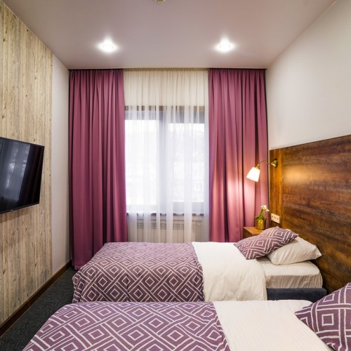 Активное путешествие на север Байкала с комфортом: прогулка на катере, рыбалка и природа