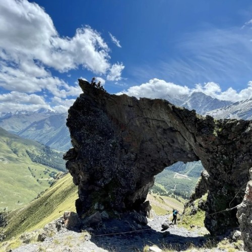 Комфортный треккинг в Приэльбрусье в мини-группе