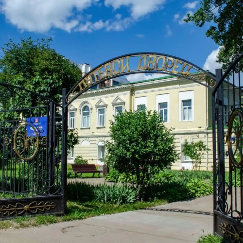 Из Москвы — к берегам озера Сенеж