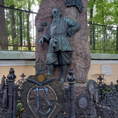 Александро-Невская лавра и Смольный собор — архитектурные жемчужины Петербурга