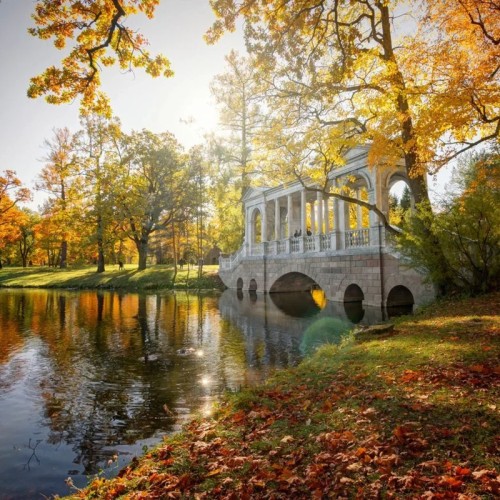 Из Петербурга в Пушкин — в Екатерининский и Александровский дворцы