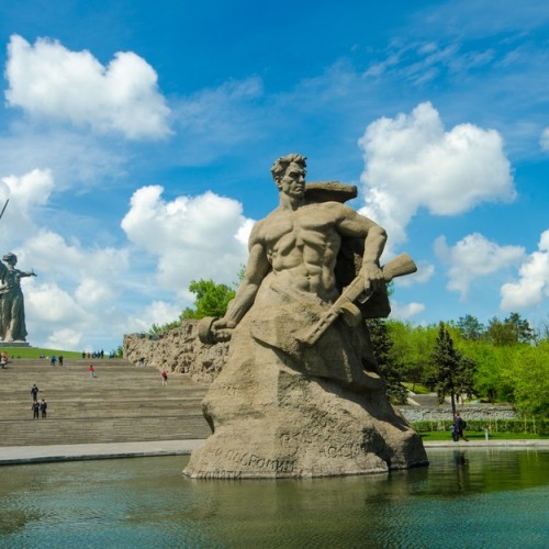 В город-герой Волгоград на День Победы: путешествие на поезде из Москвы