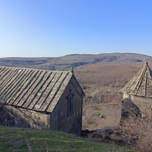 На внедорожниках по неизведанной Южной Осетии: горы, старинные святыни и невероятные виды