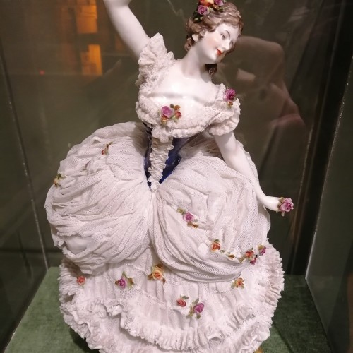 Легко ли быть звездой? Экскурсия по Петербургу с посещением Театрального музея