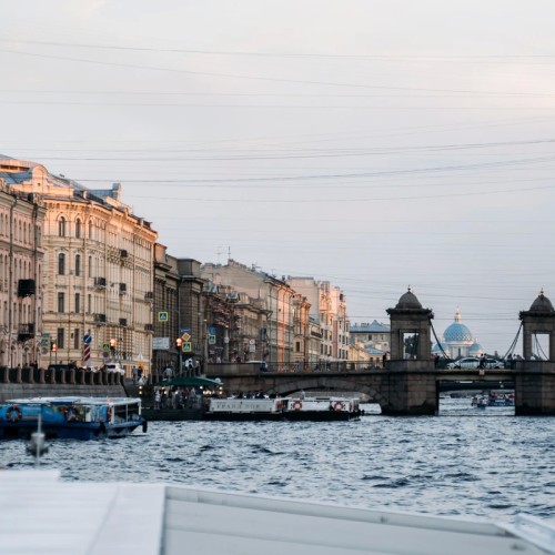 По Неве и каналам Петербурга — на теплоходе с аудиогидом