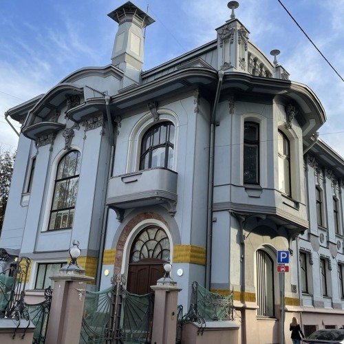 Страсти по Поварской и квартирный вопрос