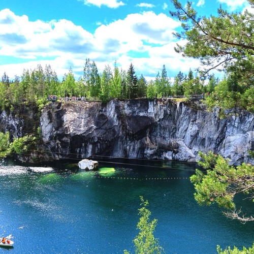 Из Санкт-Петербурга в Карелию: «Рускеала», россыпь водопадов и наследие прошлого