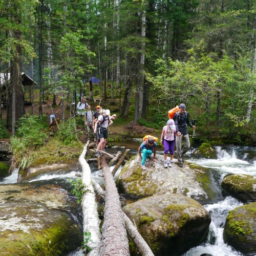 Индивидуальный поход на Кутурчинское Белогорье: причудливые скалы и кедровая тайга (всё включено)