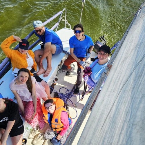 Выходные под парусами на Рыбинском море с проживанием в палатке: всё включено