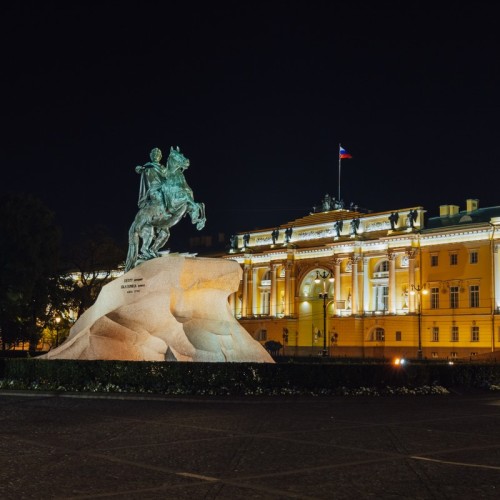 Чарующее сияние ночного Петербурга