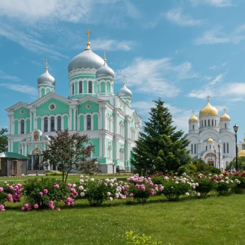 В Серафимо-Дивеевский монастырь из Нижнего Новгорода