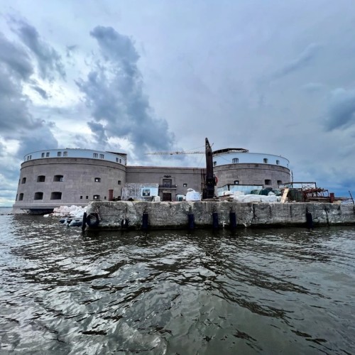 Автобусная экскурсия из Петербурга «Кронштадт — Петергоф»