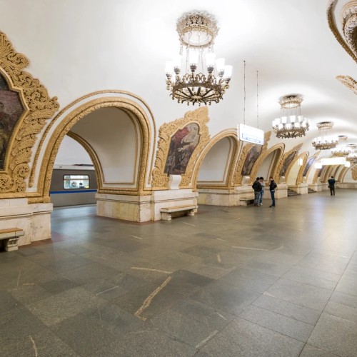 Гастро-метро-прогулка «Русская и европейская кухни в Москве»