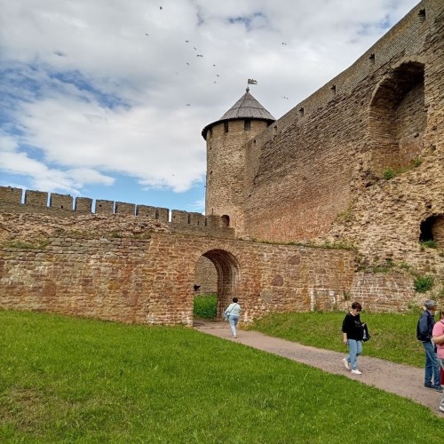 Ивангород, Ямбург и Копорье: средневековые замки и их творцы