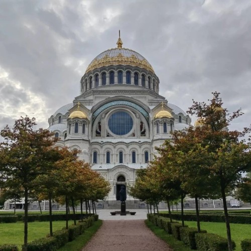 В морской пригород Петербурга — Кронштадт