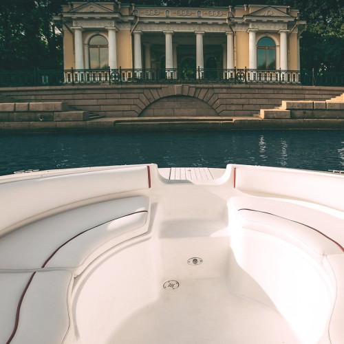 Прогулка на частном катере по Петербургу