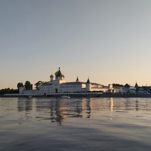 Очарование древней Костромы с воды (на катере)