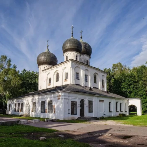 Величие старинного Новгорода (на вашем авто)