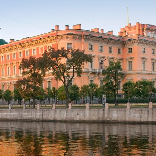 Детская экскурсия вокруг Михайловского замка