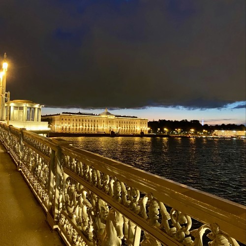 Между сфинксами: вечерняя экскурсия по Петербургу