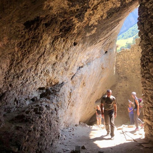 Треккинг в Цейском ущелье налегке с проживанием в гостинице (всё включено)