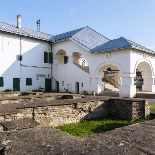 Обзорная пешеходная экскурсия по Кремлю и центру Пскова