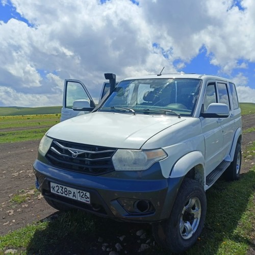 На внедорожниках по неизведанной Южной Осетии: горы, старинные святыни и невероятные виды