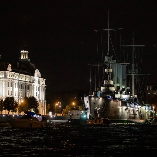 Музыка разводных мостов Петербурга: групповая прогулка на теплоходе