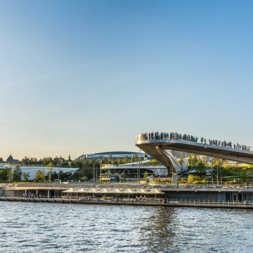 Групповая прогулка по парку «Зарядье» + аттракцион «Полёты над Москвой»