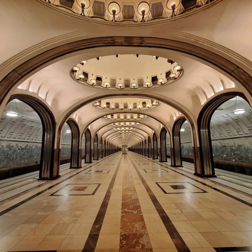 Метро Москвы — подземный город и его контрасты