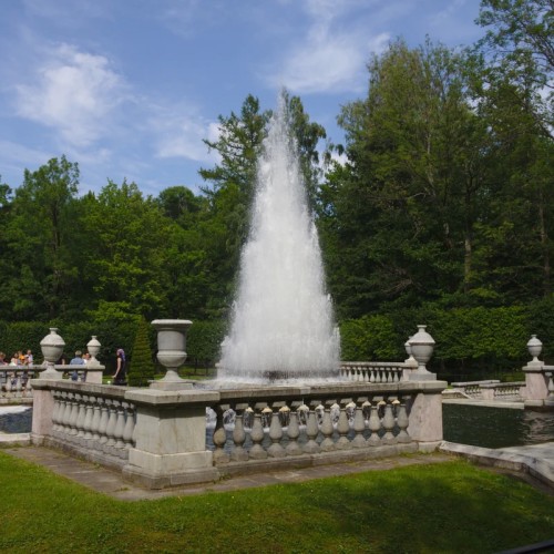 К фонтанам Петергофа в группе