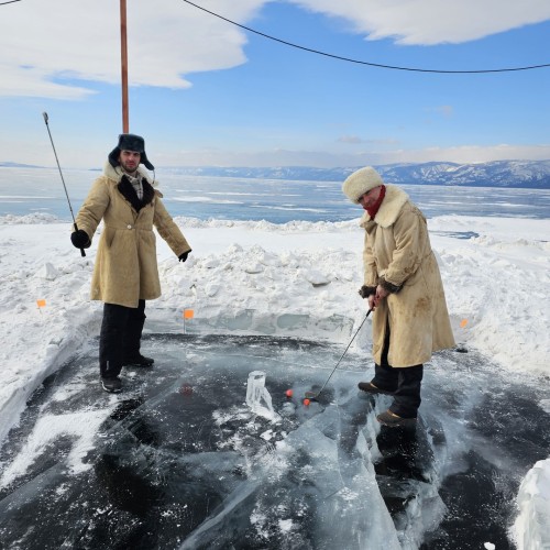 Лёд, мысы и  скалы: по Ольхону в мини-группе