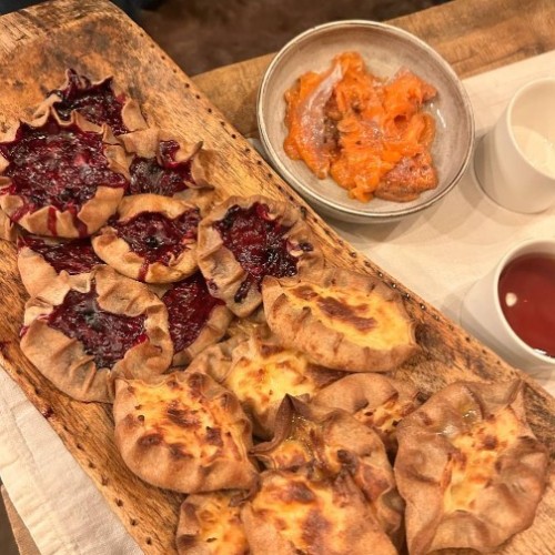 Карелия в белом наряде: зимняя сказка в Петрозаводске, Приладожье и парке «Рускеала»