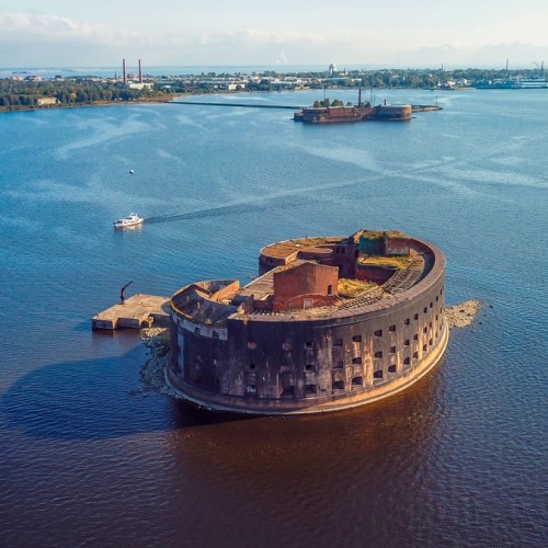 Кронштадт и Остров Фортов: путешествие из Петербурга