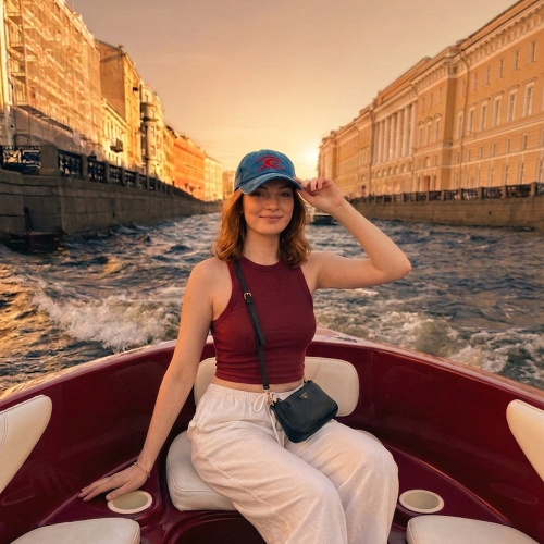 Камерная прогулка на катере по уютным каналам Санкт-Петербурга