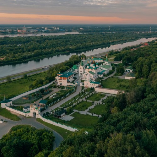 Печерский монастырь и канатная дорога в Нижнем Новгороде
